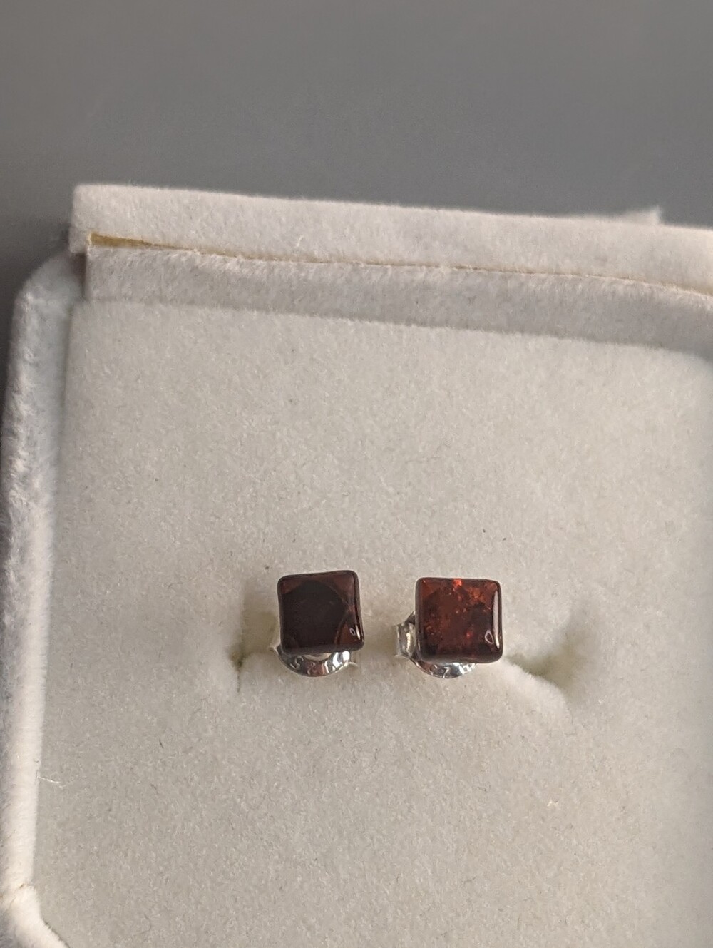 925 Sterling Silver Amber Stud Earrings Cognac Baltic Style Square New 5mm